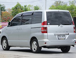 8 Seater Minibus hire Reading